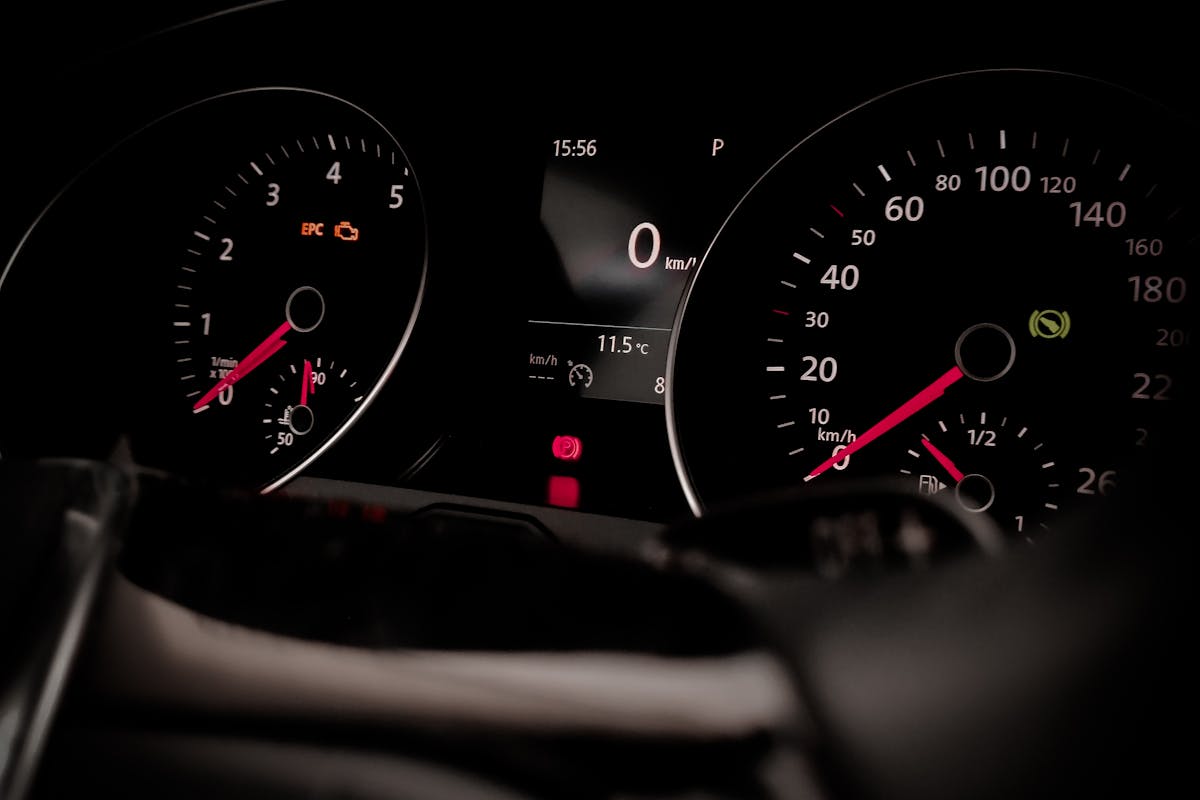 Motorkontrollleuchte blinkt während der Fahrt – Ursachen und Lösung
