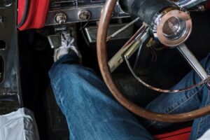 Warum ruckelt das Auto beim Gasgeben?