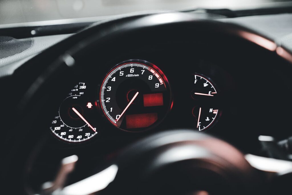 Auto macht nach dem Start ein Klickern aus dem Armaturenbrett - Stellmotor oder Relais