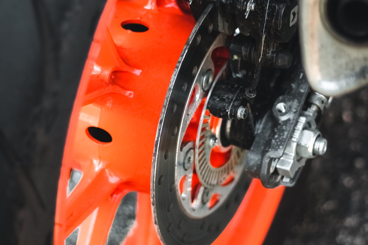 Pfeifen beim Bremsen – was kann die Ursache sein?