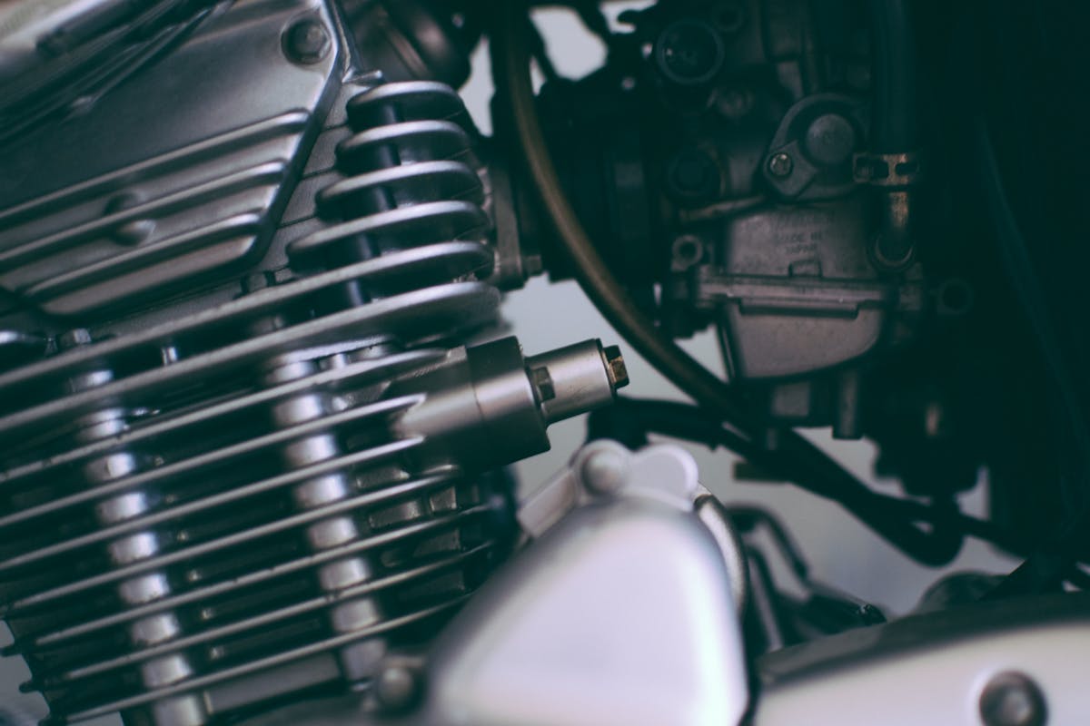 Motor läuft nur auf drei Zylindern – so erkennst du das Problem richtig